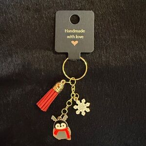 🎄 🎁 Handcrafted- Gold tone Christmas keychain - penguin reindeer and snowflake